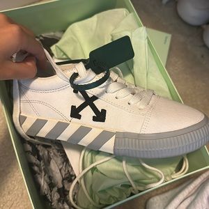 Off white women canvas sneakers